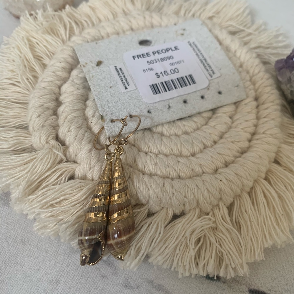 FREE PEOPLE | Shell Hair Rings - 1 pair - Picture 5 of 5